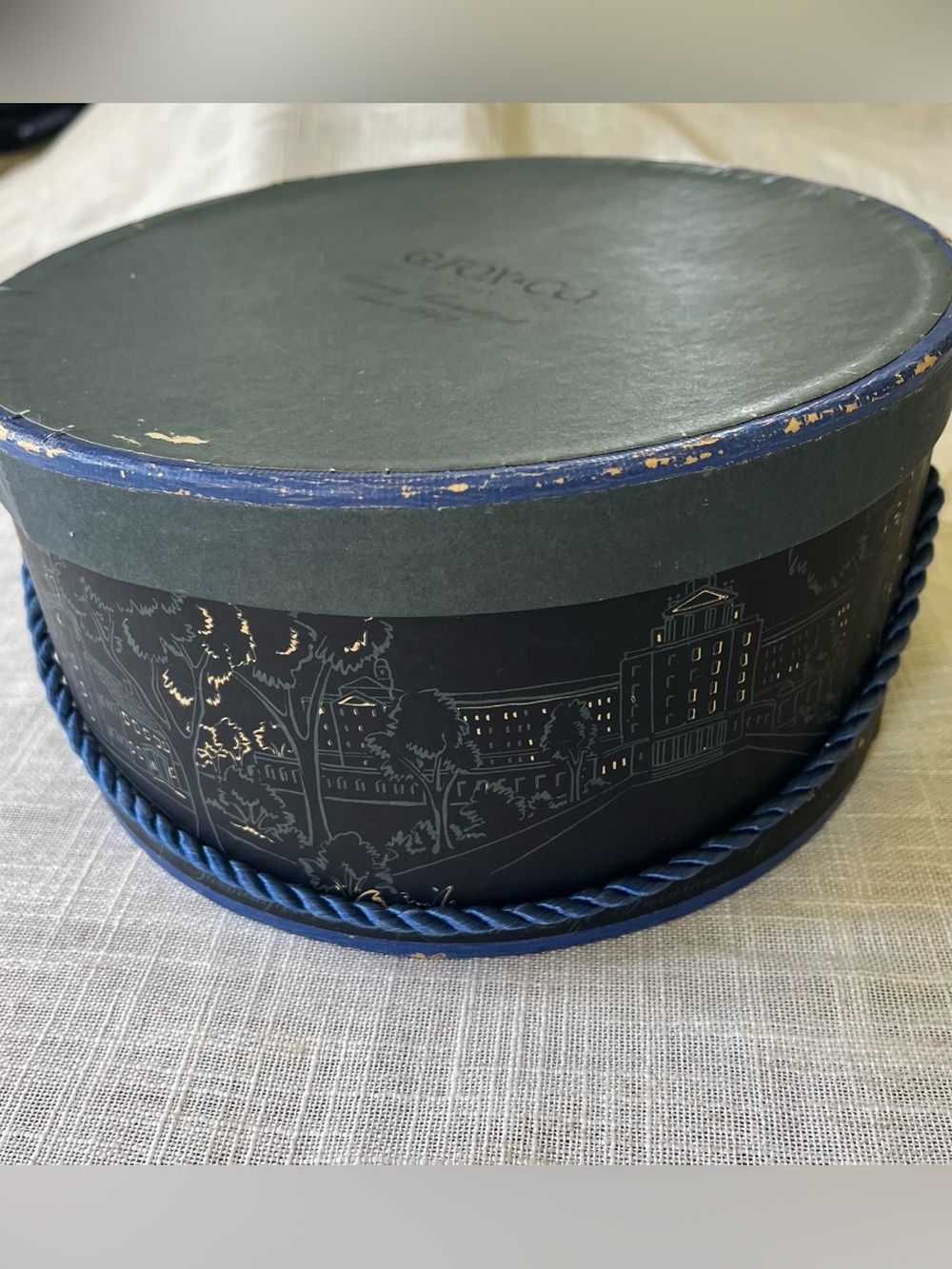 Vtg G Fox & Co Hat Box